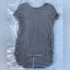 Black and white striped soft Old Navy girls teeshirt size L 10/12